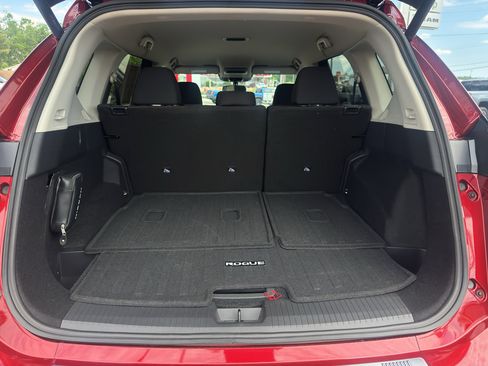 Used 2025 Nissan Rogue SV FWD image 22
