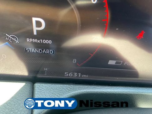 Used 2025 Nissan Armada SL w/ Captain's Chari Seat Package RWD image 15