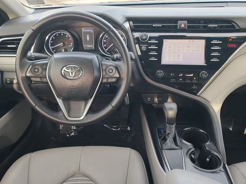 Used 2018 Toyota Camry SE image 15