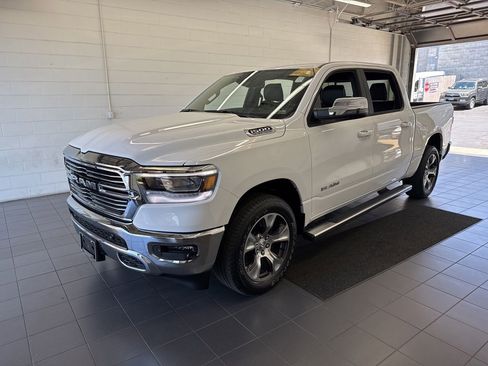 Used 2023 RAM 1500 Laramie AWD/4WD image 4