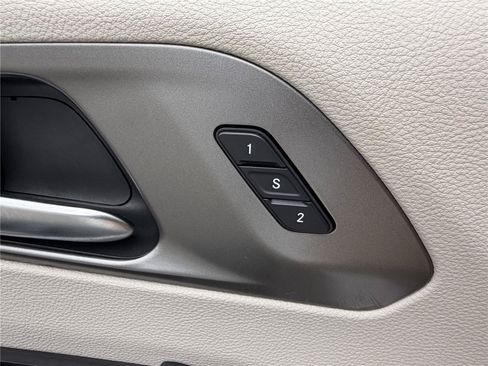 Used 2023 Chrysler Pacifica Touring-L FWD image 20