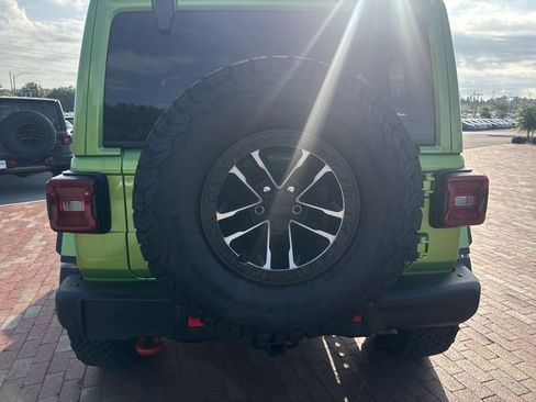 Used 2025 Jeep Wrangler Unlimited Rubicon AWD/4WD image 9
