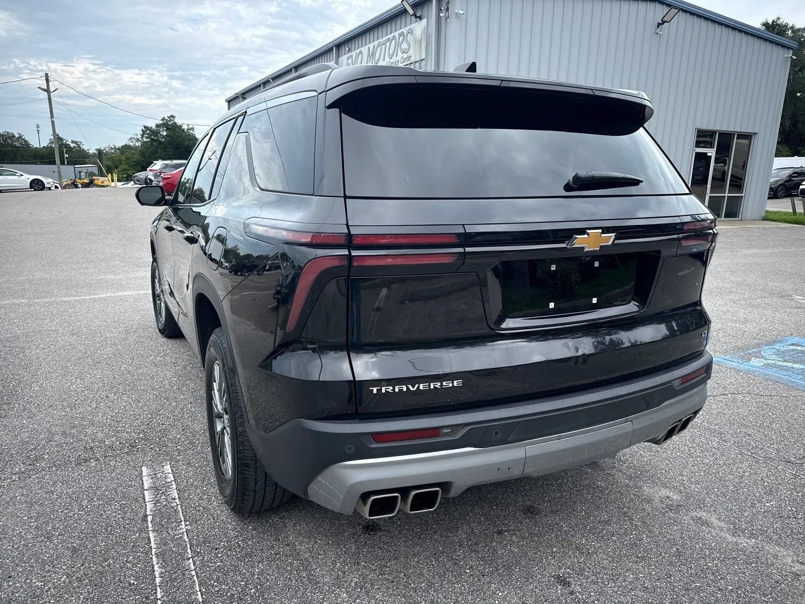 Used 2024 Chevrolet Traverse LT FWD image 10