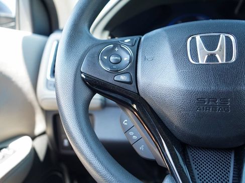 Used 2018 Honda HR-V EX image 30