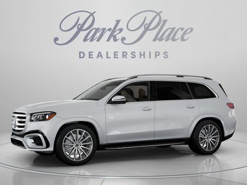 New 2026 Mercedes-Benz GLS 580 4MATIC image 3