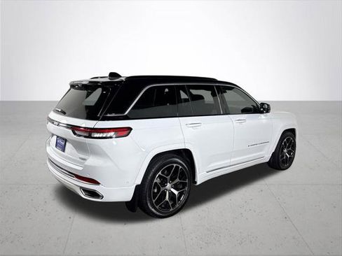Certified 2025 Jeep Grand Cherokee Summit AWD/4WD image 7