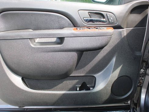 Used 2011 Chevrolet Tahoe LT AWD/4WD image 11