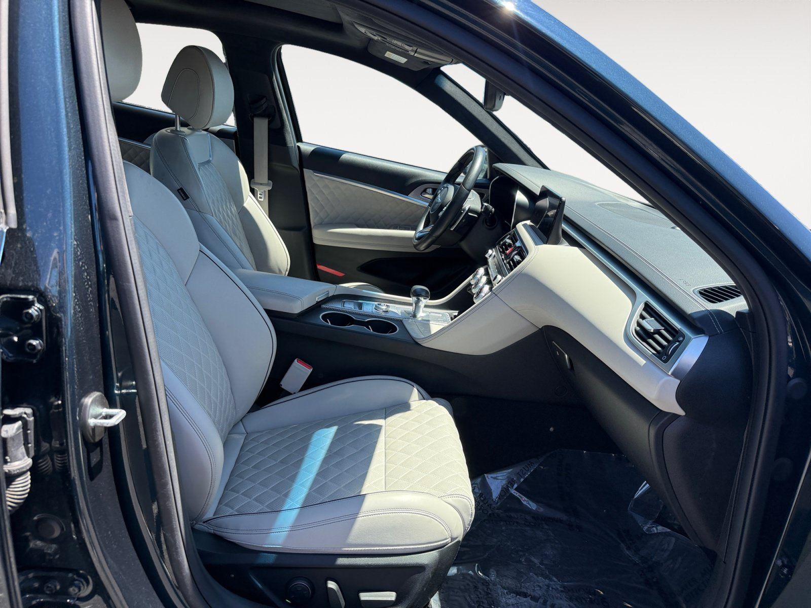 Used 2023 Genesis G70 3.3T w/ Sport Prestige Package AWD/4WD image 19