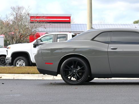 Used 2018 Dodge Challenger SXT w/ Blacktop Package image 5