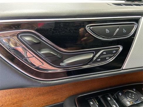 Used 2022 Lincoln Navigator Black Label image 21