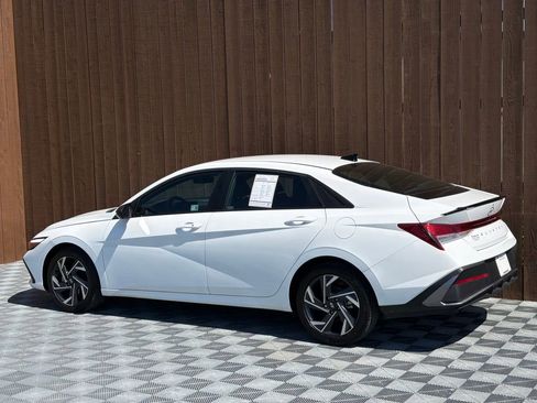 Used 2025 Hyundai Elantra Sport FWD image 14