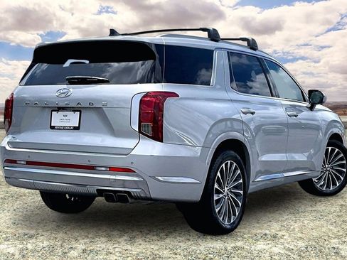 Used 2023 Hyundai Palisade Calligraphy FWD image 5