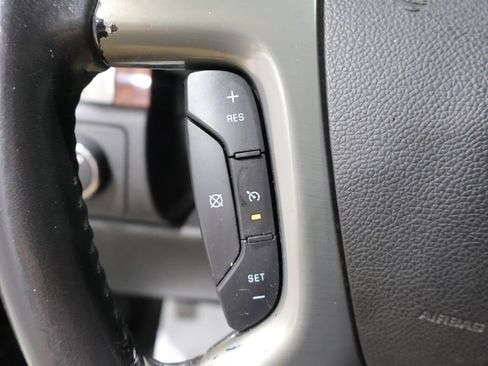Used 2011 GMC Yukon SLT w/ SLT-2 Equipment Package AWD/4WD image 28