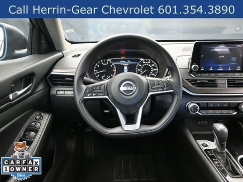 Used 2024 Nissan Altima 2.5 SV FWD image 30