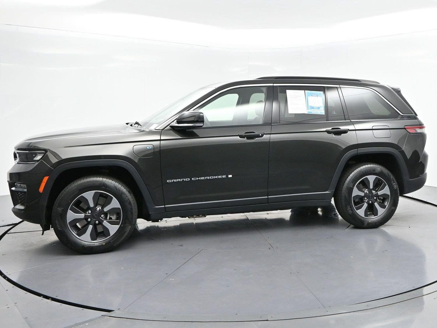 Used 2024 Jeep Grand Cherokee Limited 4xe AWD/4WD image 4