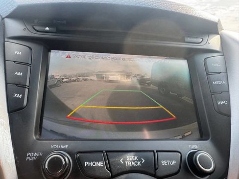 Used 2015 Hyundai Veloster image 7