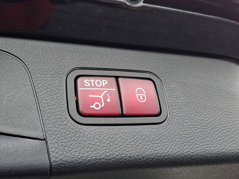 Certified 2022 Mercedes-Benz GLC 300 4MATIC image 30