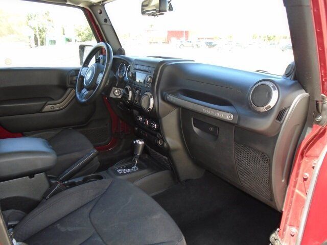 Used 2013 Jeep Wrangler Unlimited Sport AWD/4WD image 9
