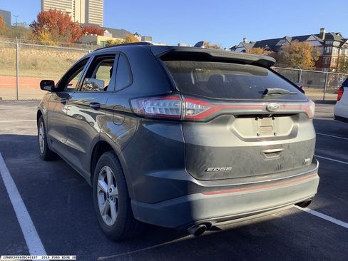 Used 2018 Ford Edge SE image 6