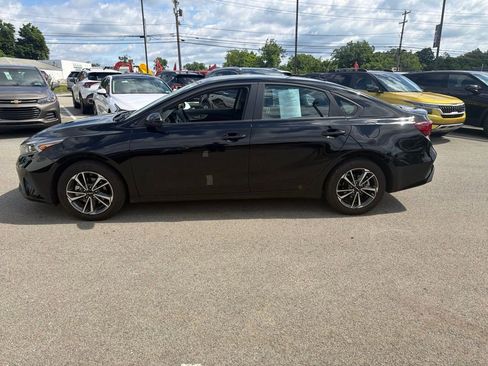 Certified 2024 Kia Forte LXS FWD image 4