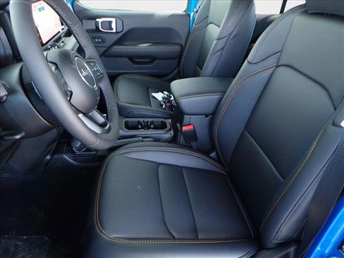 New 2025 Jeep Gladiator Sport image 9