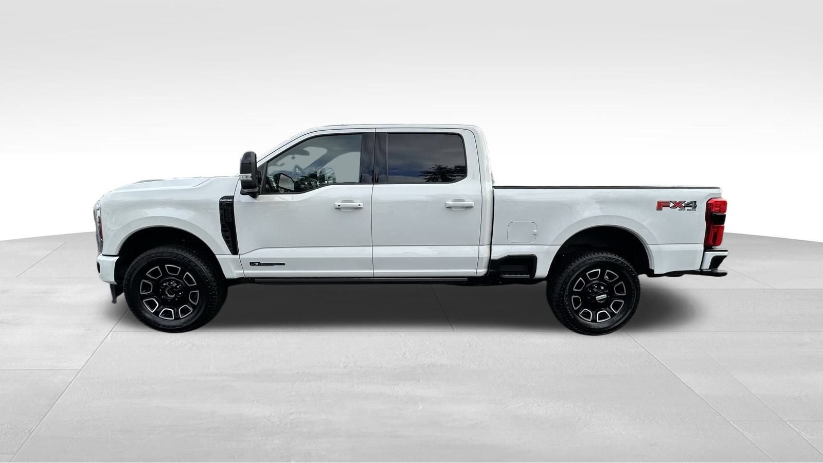 Used 2025 Ford F350 Platinum w/ FX4 Off-Road Package AWD/4WD image 9