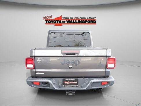Used 2021 Jeep Gladiator Willys image 10