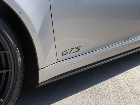 Used 2018 Porsche 911 GT3 RS image 15