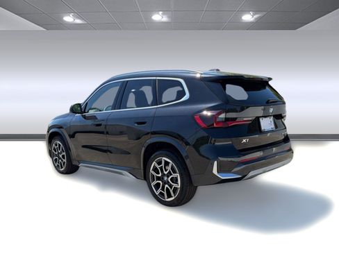 Used 2026 BMW X1 xDrive28i w/ Technology Package AWD/4WD image 3