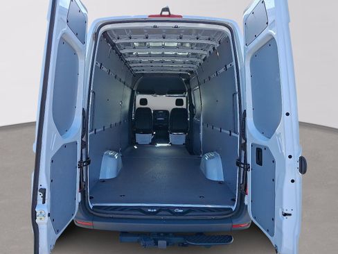 Used 2024 Mercedes-Benz Sprinter 2500 image 7