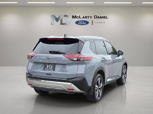 Used 2022 Nissan Rogue Platinum w/ Head-Up Display Package image 5