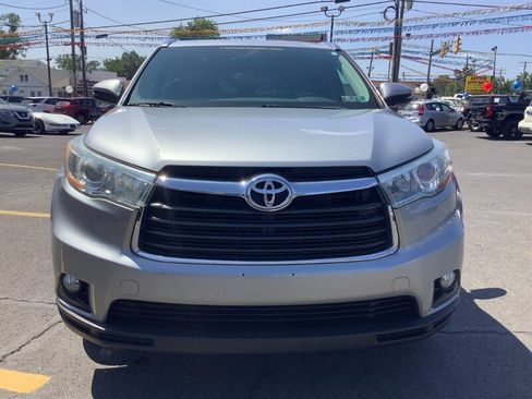 Used 2015 Toyota Highlander XLE AWD/4WD image 2