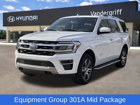 Used 2023 Ford Expedition Limited image 2
