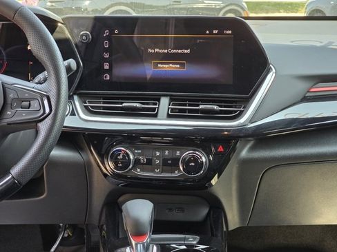 Used 2025 Chevrolet Trax RS w/ Driver Confidence Package image 25