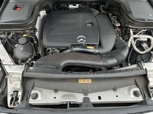 Used 2020 Mercedes-Benz GLC 300 4MATIC image 36