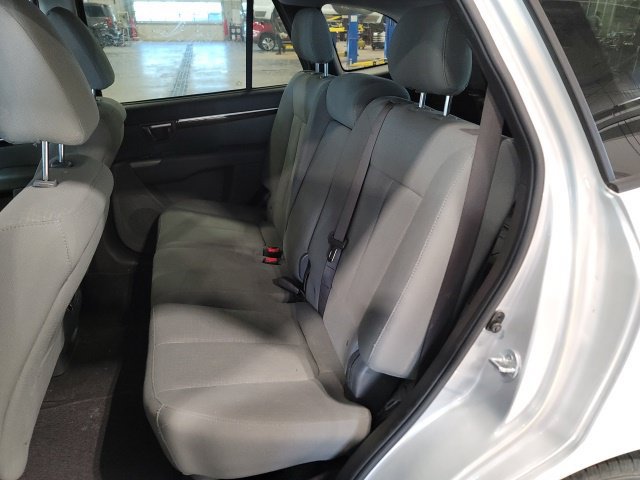 Used 2012 Hyundai Santa Fe GLS FWD image 10