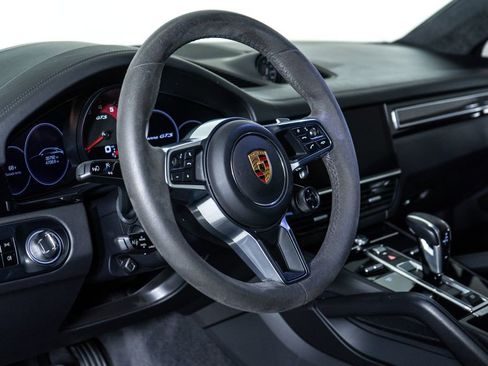 Used 2021 Porsche Cayenne GTS image 5