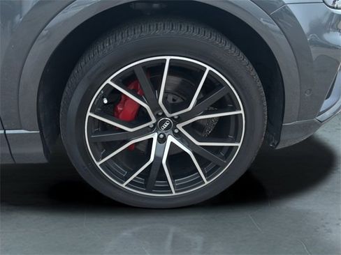 Used 2019 Audi Q8 Premium Plus w/ Premium Plus image 9