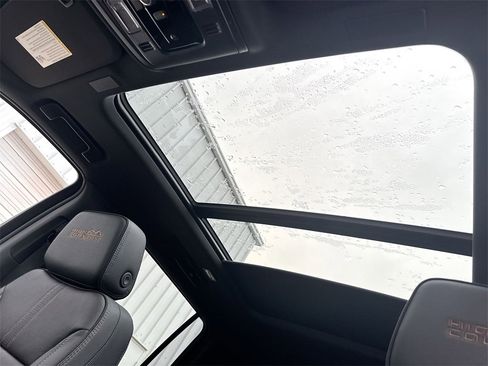 New 2026 Chevrolet Suburban High Country image 20