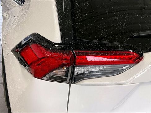Used 2025 Toyota RAV4 XLE AWD/4WD image 33