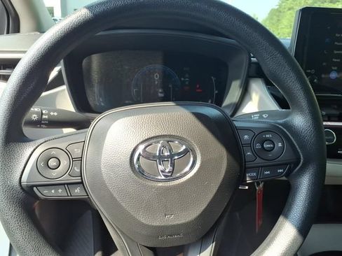 Used 2026 Toyota Corolla LE FWD image 20