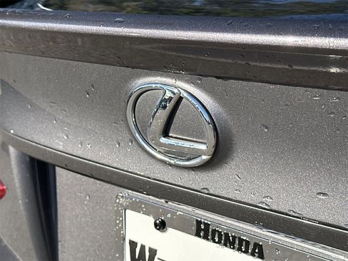 Used 2016 Lexus RC 200t image 10