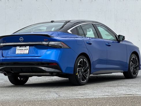 New 2026 Nissan Sentra SR w/ SR Premium Package FWD image 4