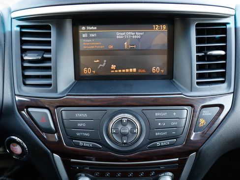 Used 2013 Nissan Pathfinder SL w/ SL Premium Pkg image 34