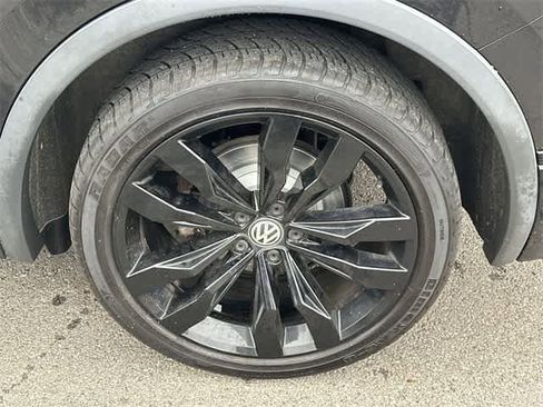 Used 2021 Volkswagen Tiguan SE R-Line image 5