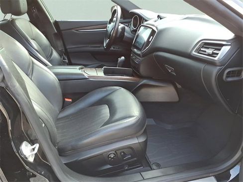 Used 2018 Maserati Ghibli S GranLusso image 21