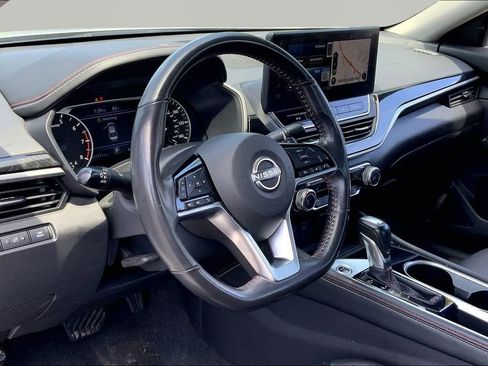 Used 2023 Nissan Altima 2.5 SR w/ SR Premium Package FWD image 12