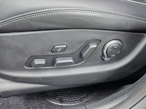 Used 2025 Genesis GV70 3.5T Sport w/ Sport Advanced Package image 33