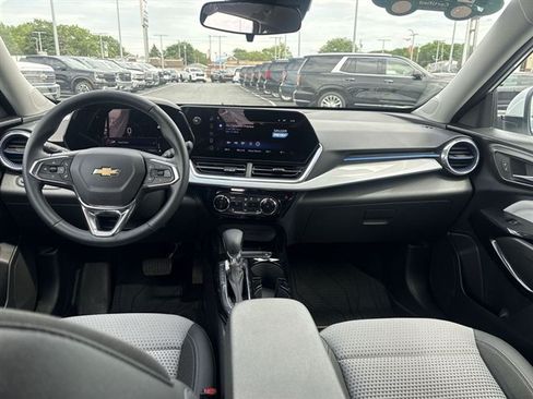 Certified 2024 Chevrolet Trax LT w/ Driver Confidence Package FWD image 19