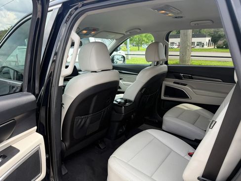 Used 2024 Kia Telluride S AWD/4WD image 13